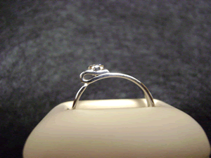Ribbon Diamond ring